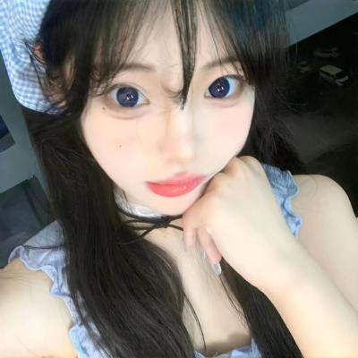 指尖相触，恋恋不舍